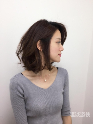 日韩风情，引人入胜的精品人妻无码制服